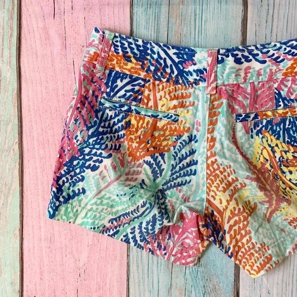 Lilly Pulitzer the Callahan shorts - Picture 9 of 11